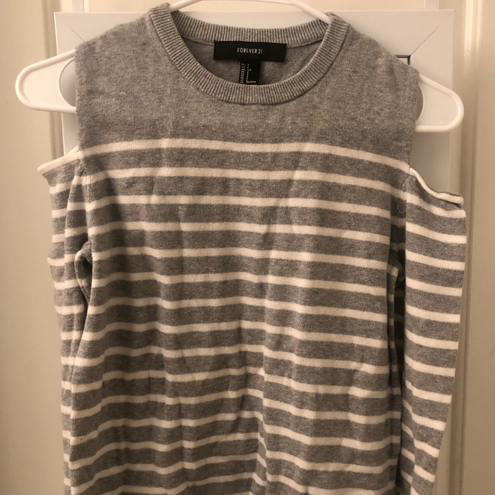 Forever 21 Knit Sweater Stripped